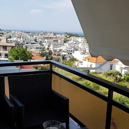 George & Elpis House Апартаменти